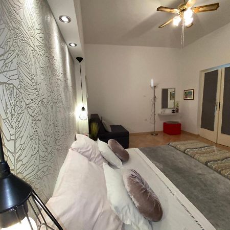 טרוגיר Apartment Sara מראה חיצוני תמונה