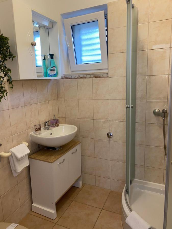 טרוגיר Apartment Sara מראה חיצוני תמונה