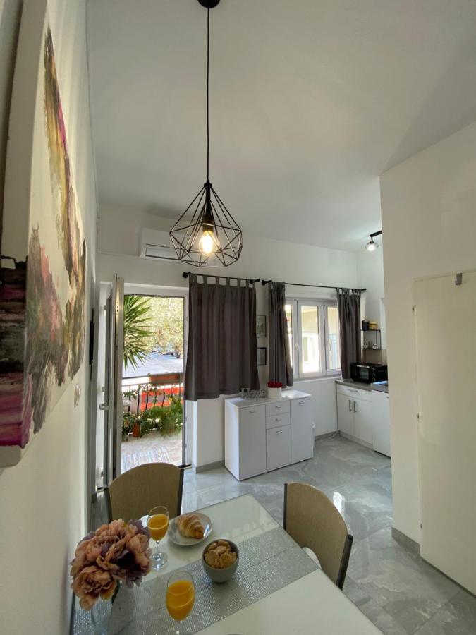 טרוגיר Apartment Sara מראה חיצוני תמונה