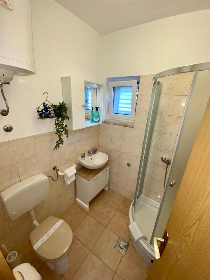טרוגיר Apartment Sara מראה חיצוני תמונה