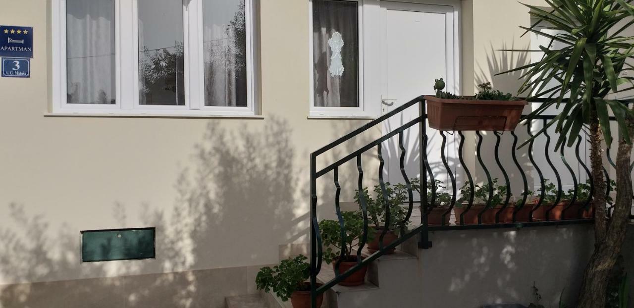 טרוגיר Apartment Sara מראה חיצוני תמונה